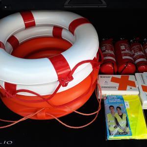 Alternative view of Reddingboei TREM ORCA | 130N | wit/rood | 57 x 34 cm