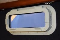 TOPwindows kunststof patrijspoort 375 x 175 KLAP enkelglas (4 x R55)