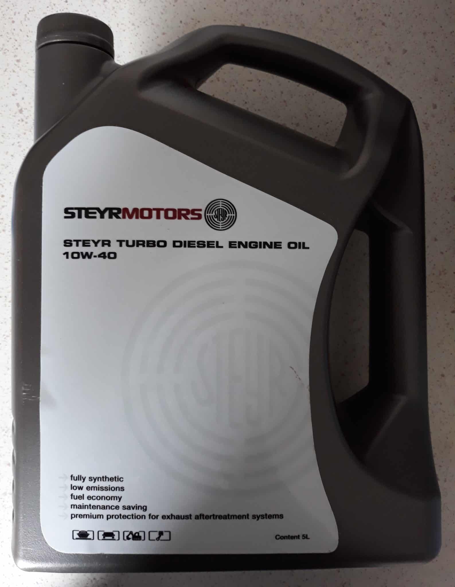 STEYR Engine Oil 10W40 vol synthetische olie STEYR motoren